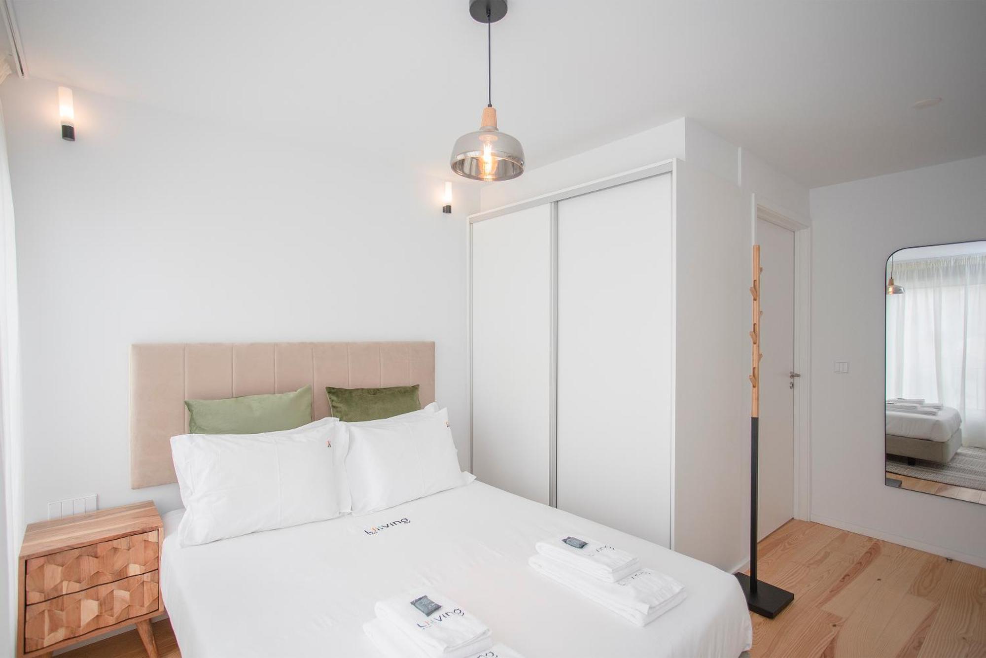 Liiiving In - Modern & Glam J * Oporto
