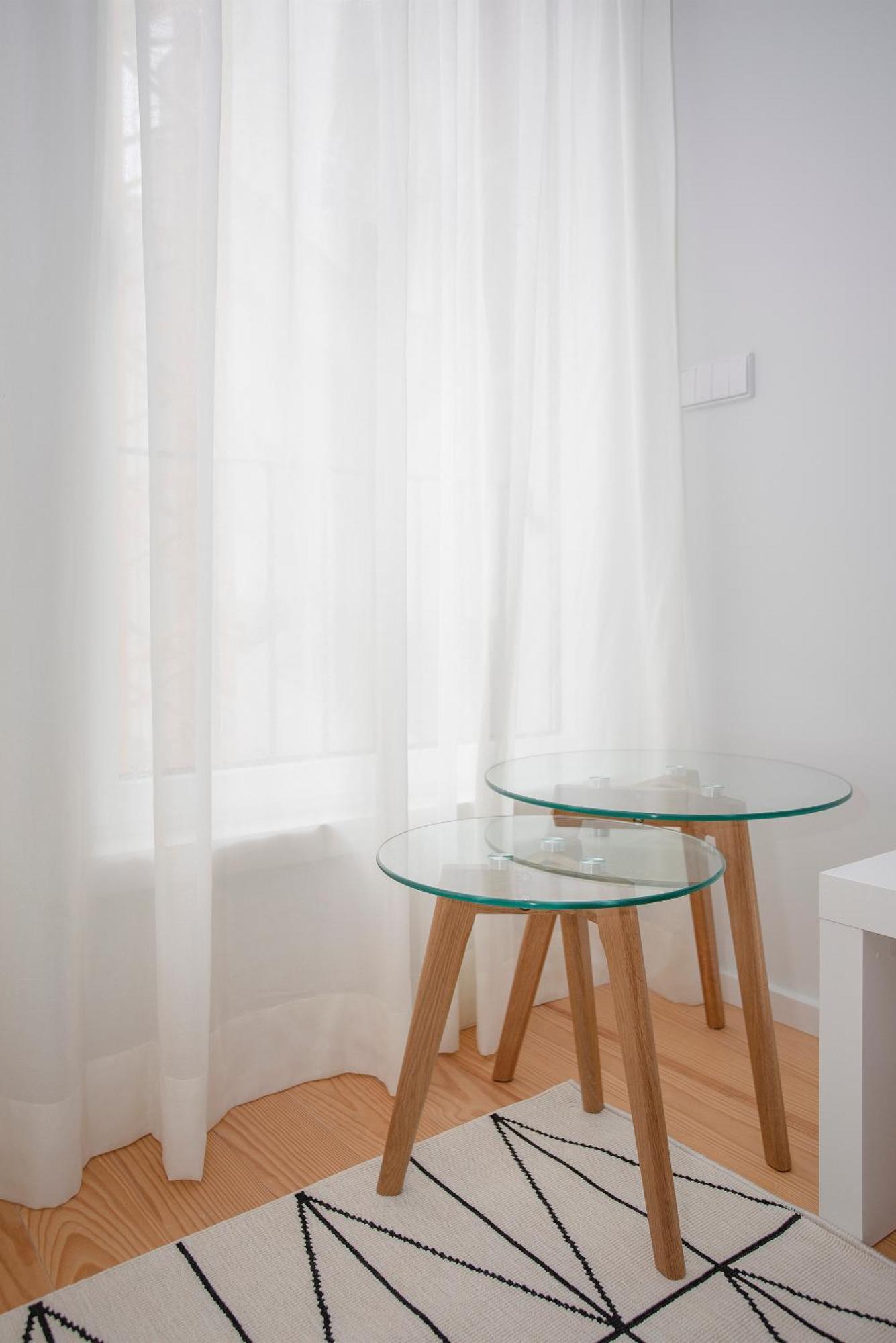 Liiiving In - Modern & Glam J